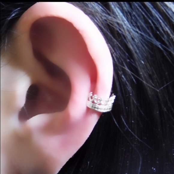 925 Sterling Silver Crown Ear Cuff Clip On Earring - Picture 2 of 8